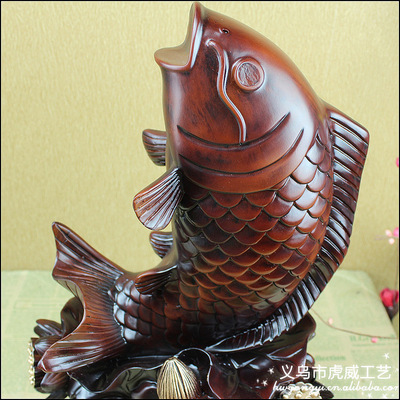家居裝飾樹脂工藝禮品，仿木年年有魚擺件 高貴精品，開業(yè)喬遷送禮首選